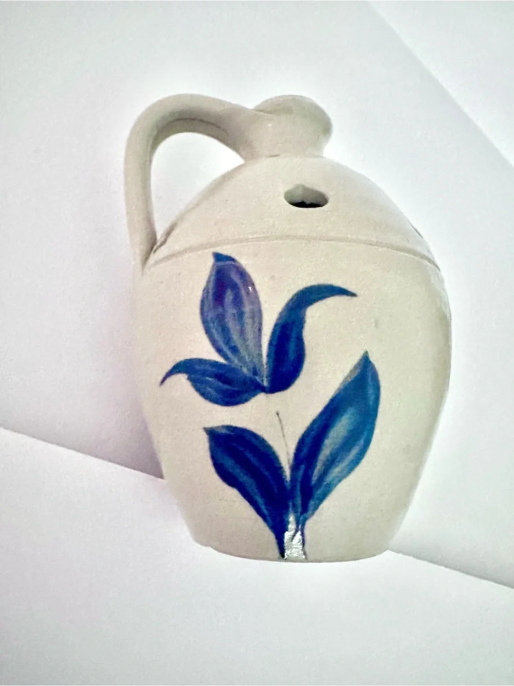 Williamsburg Pottery salt glazed mini jug bud vase blue floral/leaf 5in